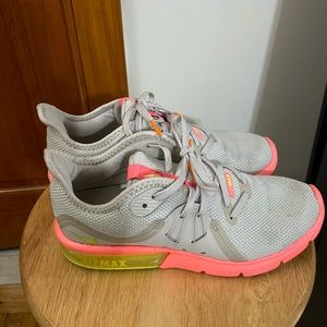 Women’s sneakers Nike